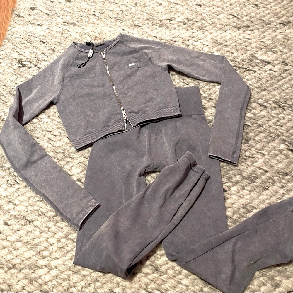 Bo and Tee purple workout set